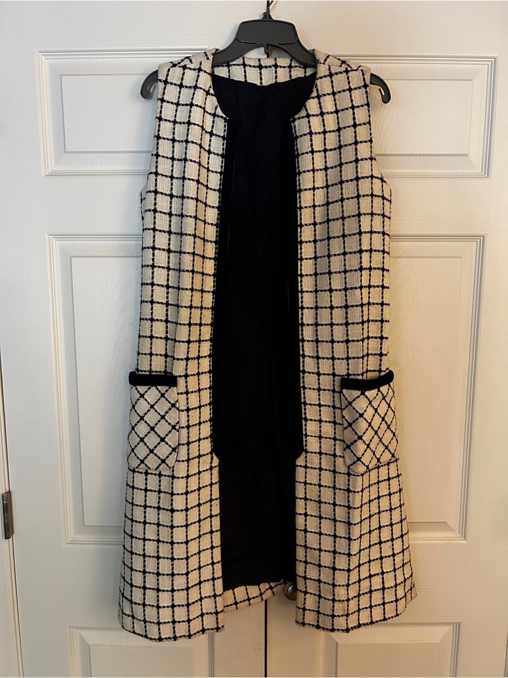 Sleeveless Tweed Windowpane Vest - Navy & Cream